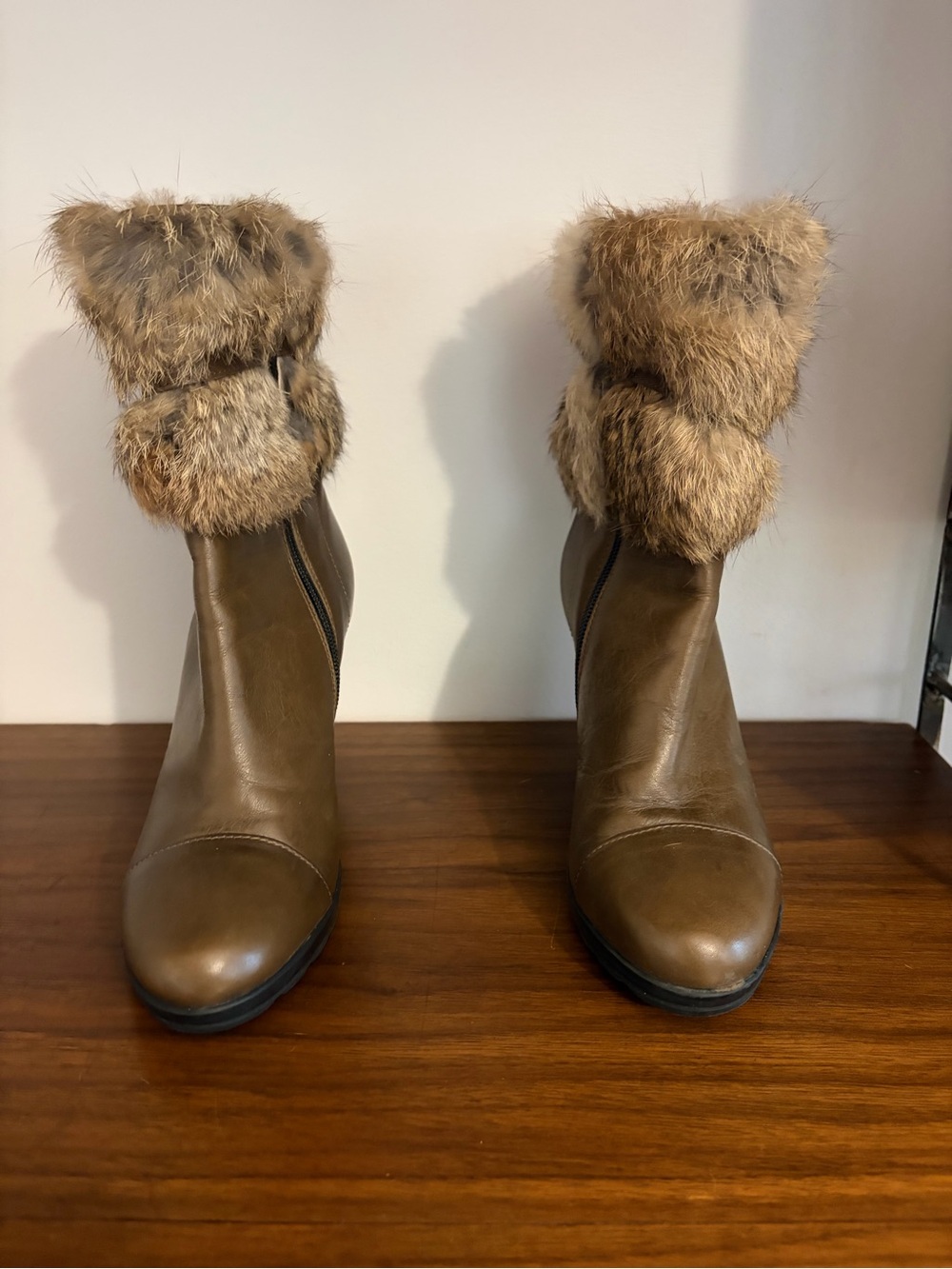 Aquatalia Brown leather with rabbit Fur Cuff Ankle Boots